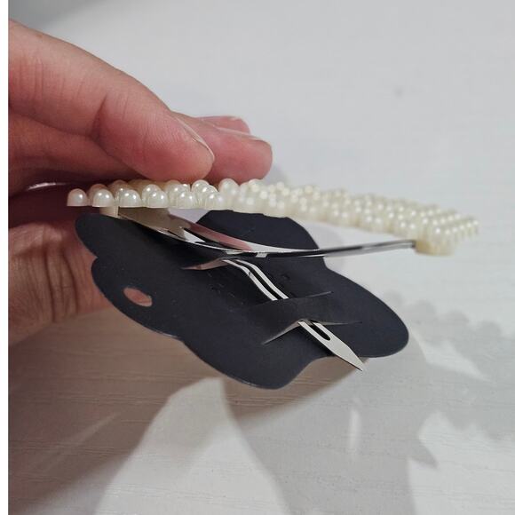 Contemporary Coquette White Faux Pearl Geometric Rectangle Hair Clip Barette - Picture 5 of 5